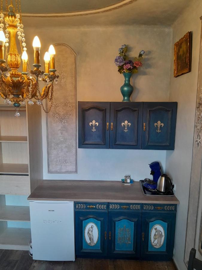 Penthouse En Bleu Royal Apartment Vinca Exterior photo