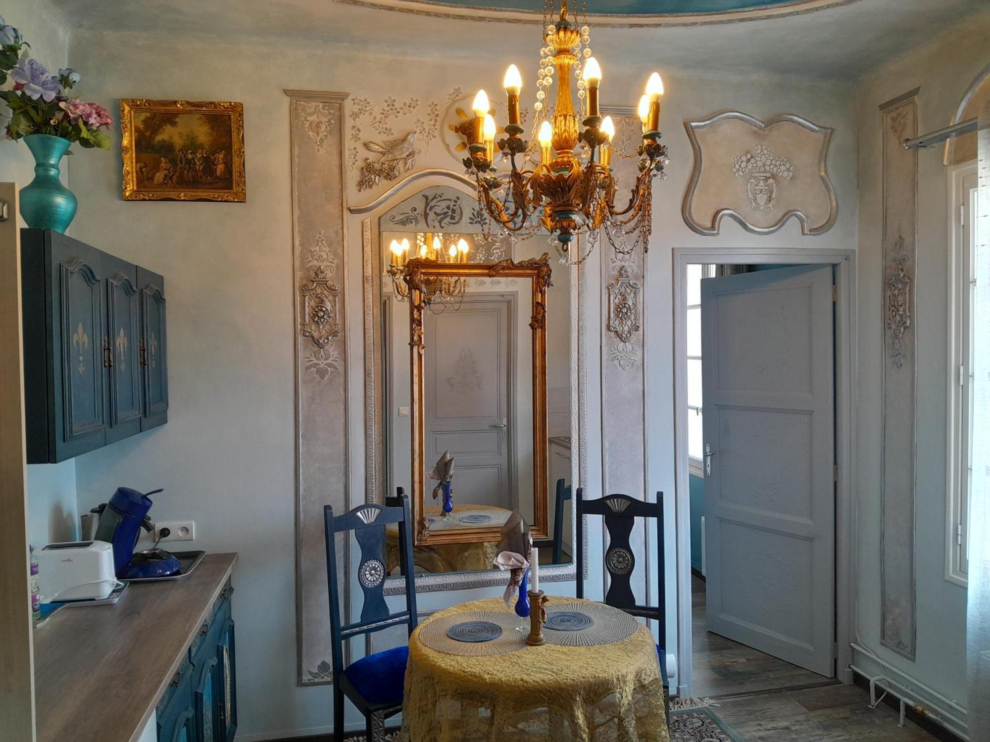 Penthouse En Bleu Royal Apartment Vinca Exterior photo